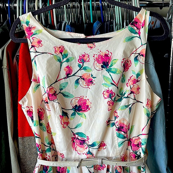 New! Lauren Conrad Dress - Picture 2 of 4